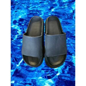 Black‎ Cloud Cushion Slides Size 36/37